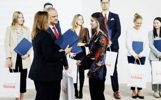 Wręczenie listu gratulacyjnego i stypendium studentce p. Annie Walczak