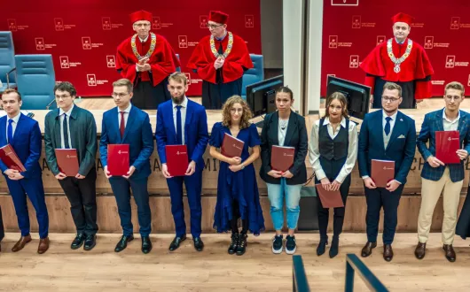 Studenci nagrodzeni przez JM Rektora za wybitne osiągnięcia.