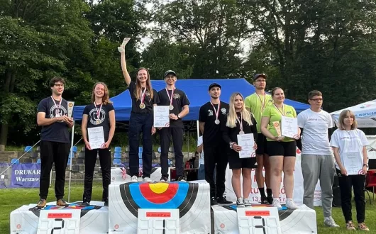 Nagrodzone drużyny na podium_foto_ Julia Sadowska_Wiktoria Berek
