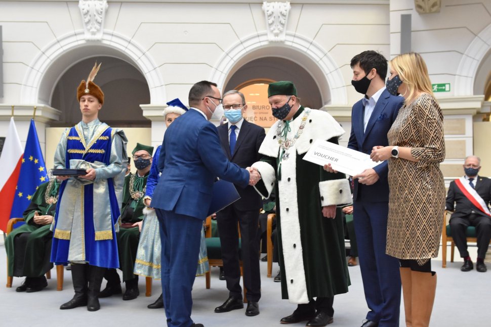 Artur Szczęsny odbierający nagrodę Siemensa