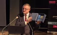Instytutowi gratulował dziekan Wydziału EEIA dr hab. inż. Jacek Kucharski, prof. PŁ_foto: Wioletta Gałecka