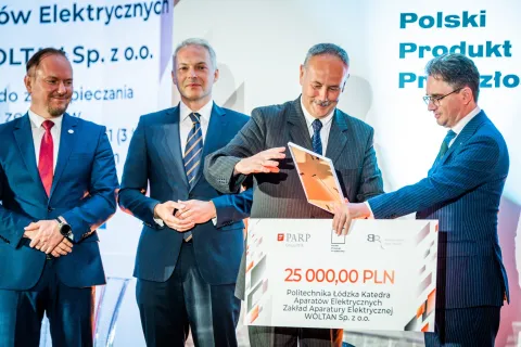 wręczenie wyróżnienia